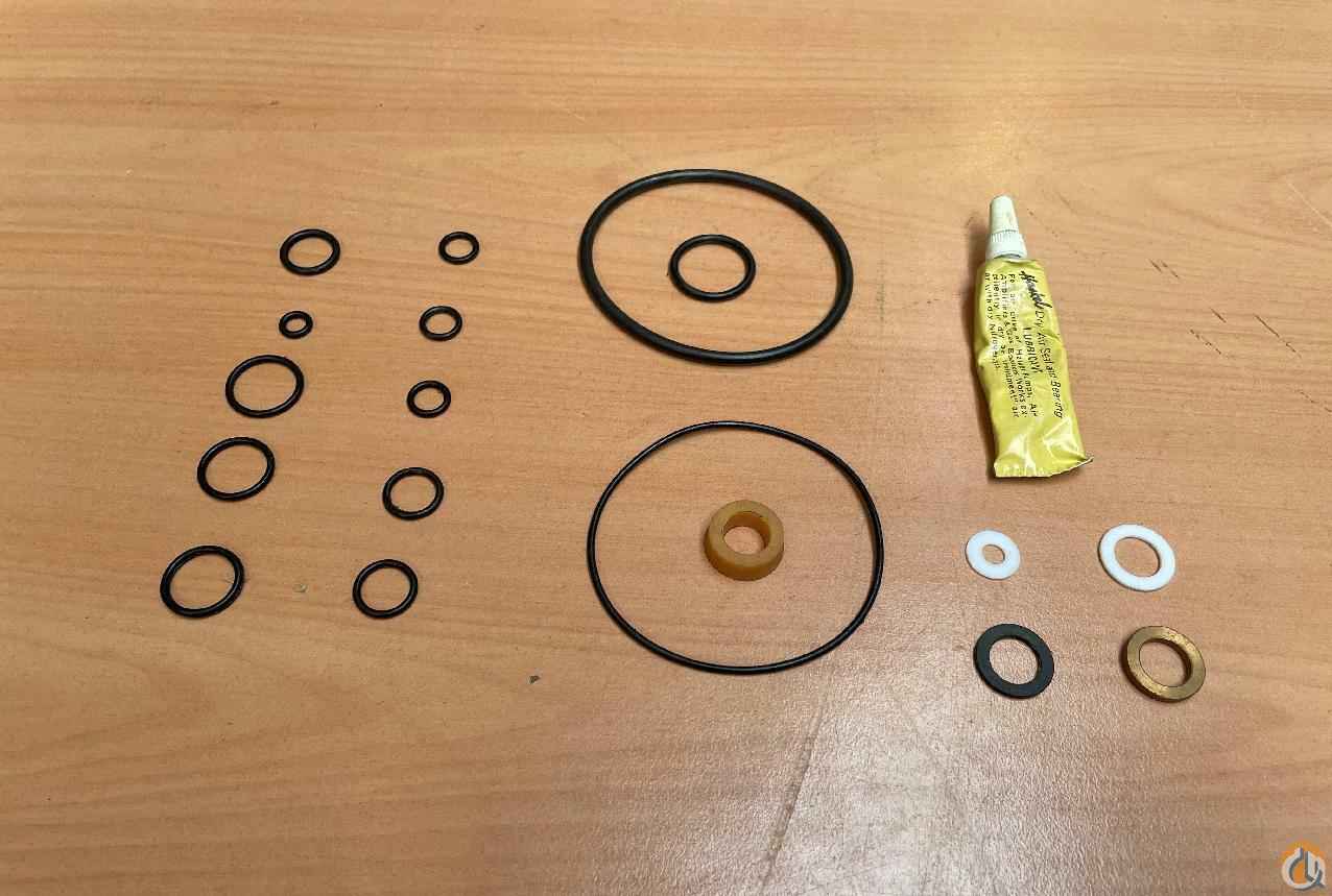 9752990244 - SEAL KIT