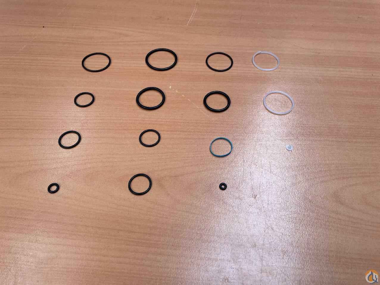 9372101884 - SEALKIT