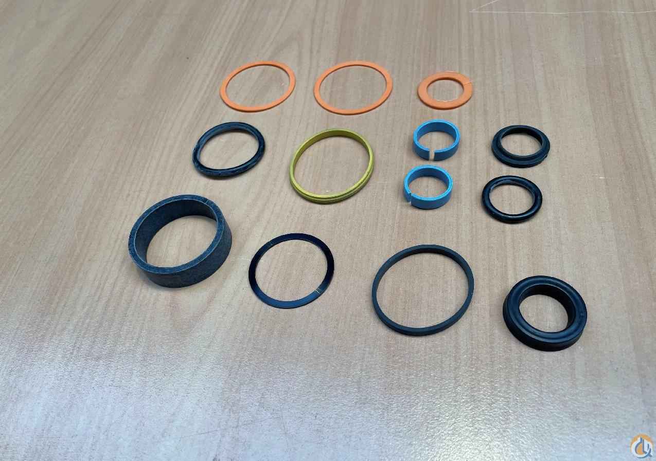 9372102692 - SEAL KIT