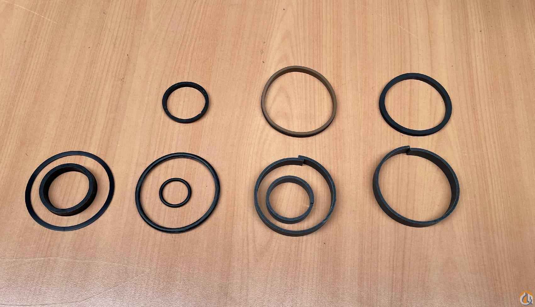 9372102585. - SEAL KIT