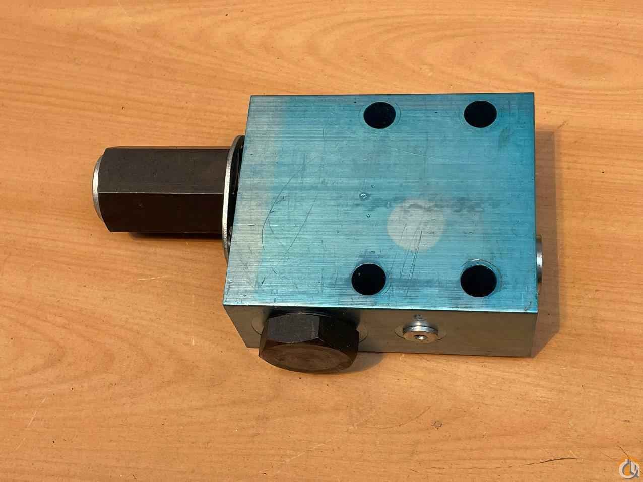 7926001858 - HOLDING VALVE