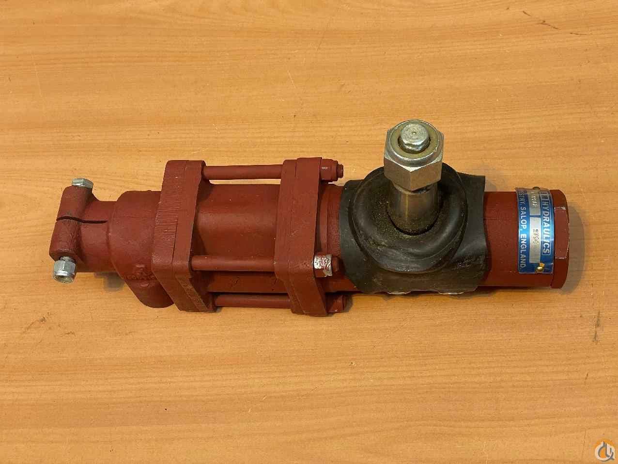 7926990072 - STEERING VALVE
