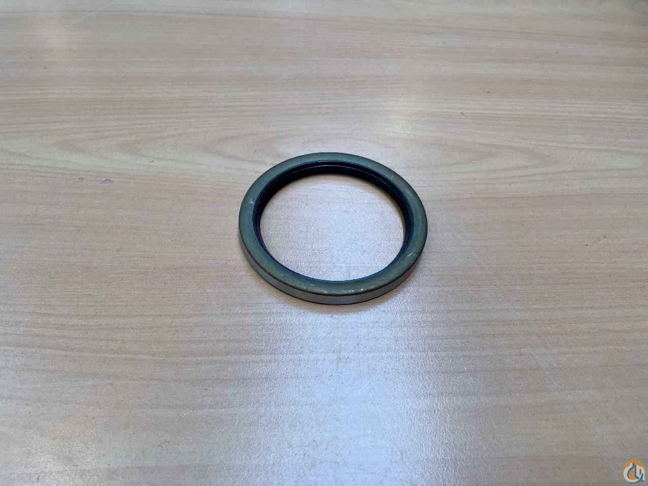 7794000119 - OIL SEAL REAR OUTPUT BUSH