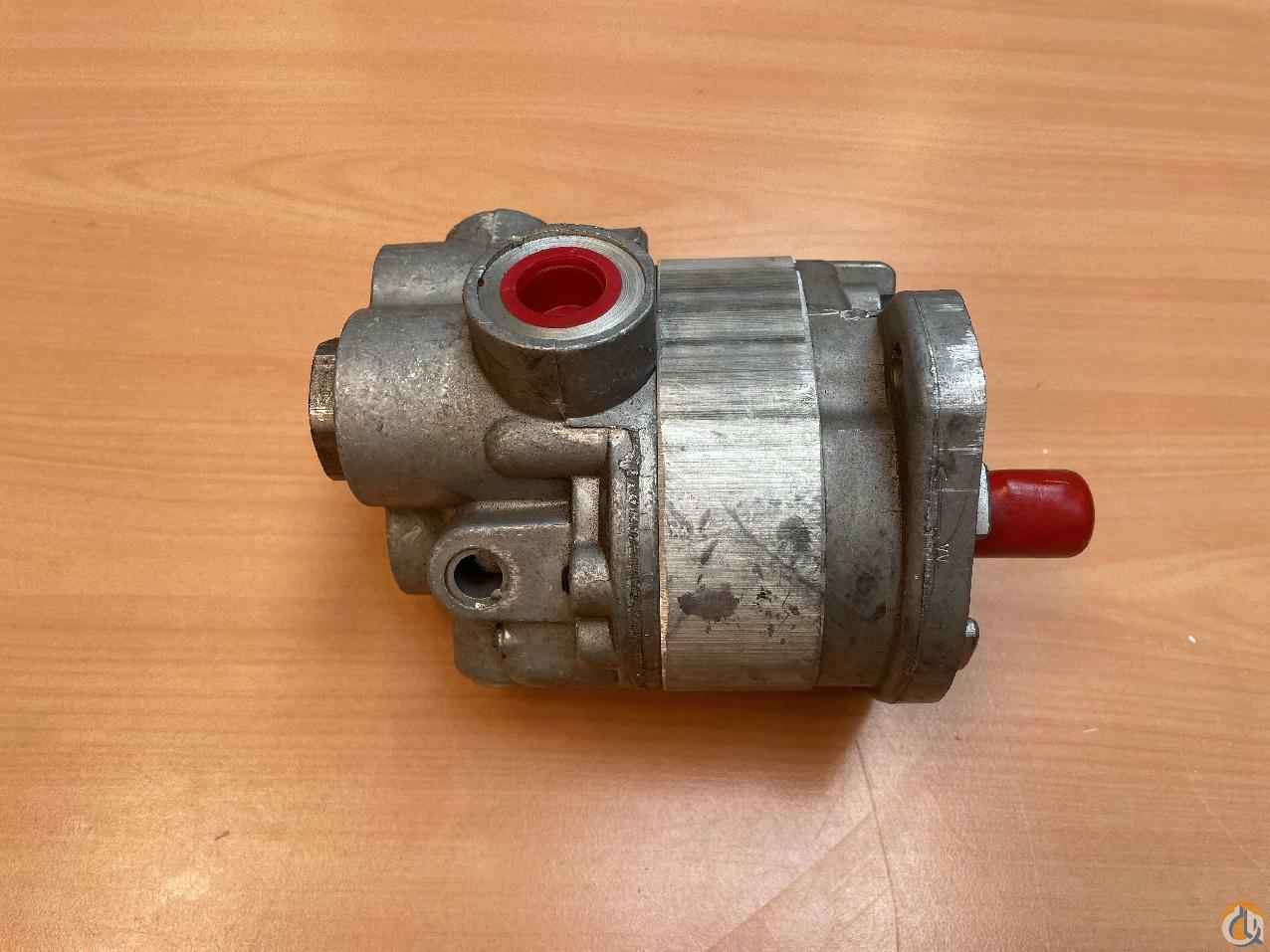 7722000293 - HYDRAULIC PUMP