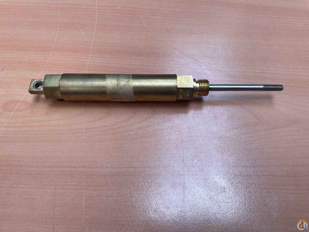 7372003507 - HYDRAULIC CYLINDER 2" STROKE