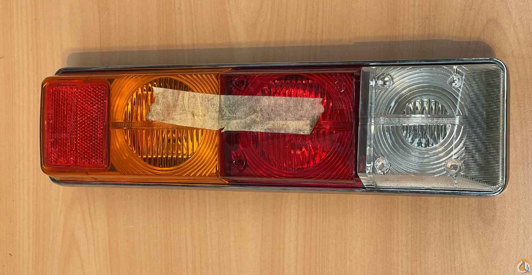 7581990028 - LIGHT CLUSTER