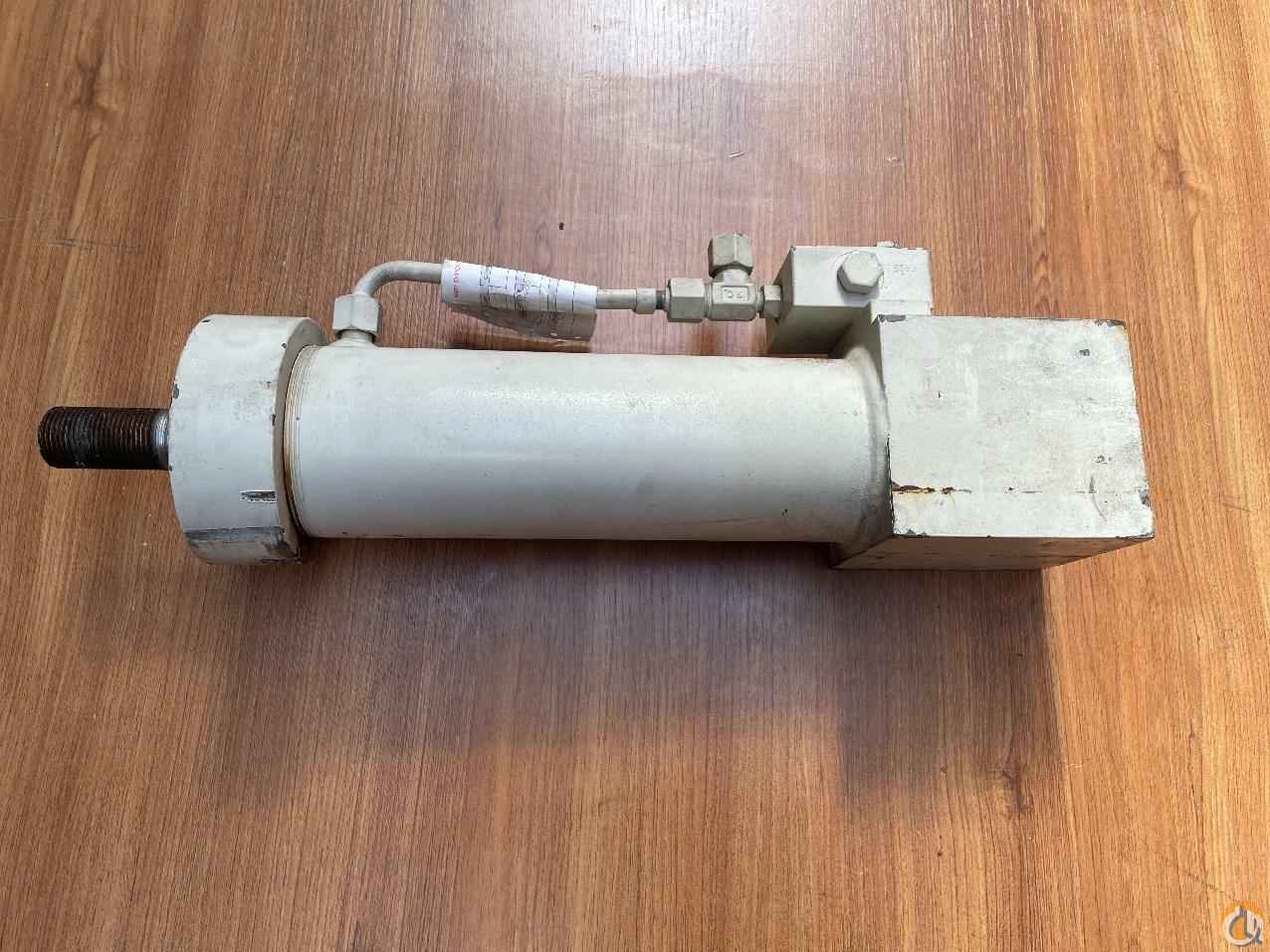 6372003413 - CYL ASSY-3.00" STEER (H.D.)