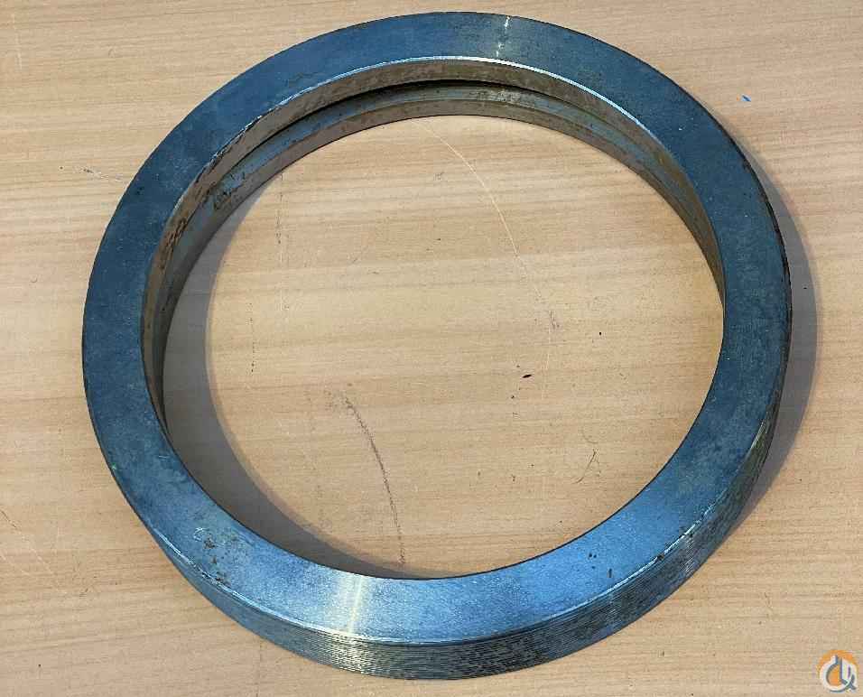 6753000324 - RING-THREAD, CYL 8 1/4