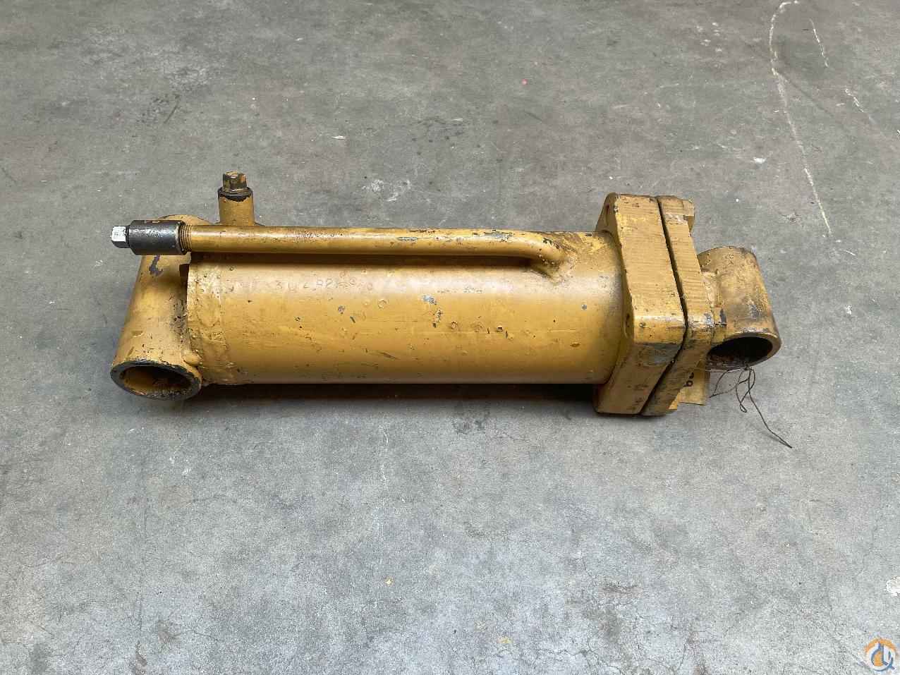 6372001389 - AXLE BLOCKING