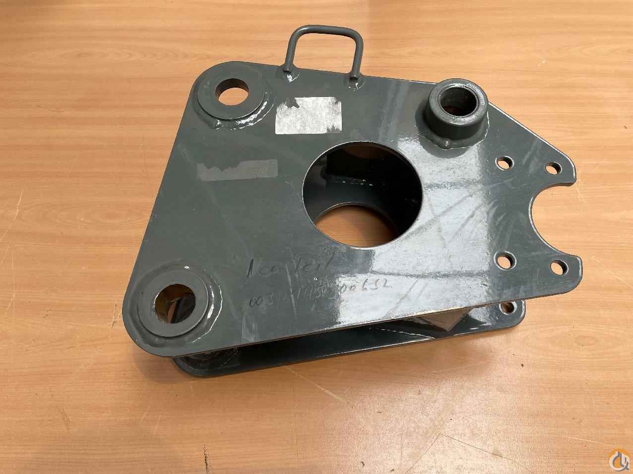 2145900632 - MAST WELDMENT