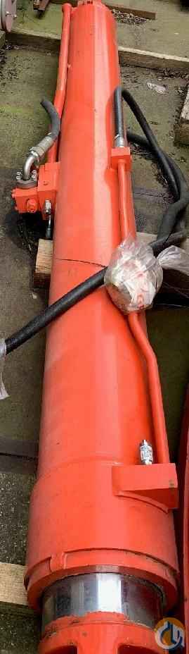 3323356-U - DERRICKING CYLINDER-USED/CHECKED