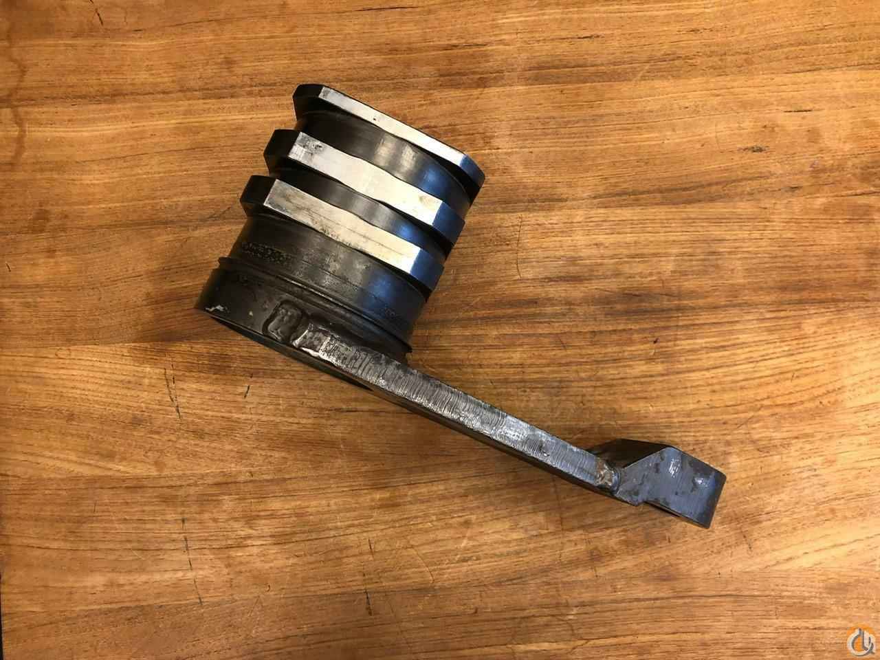 2227108-U - LEVER 1-USED