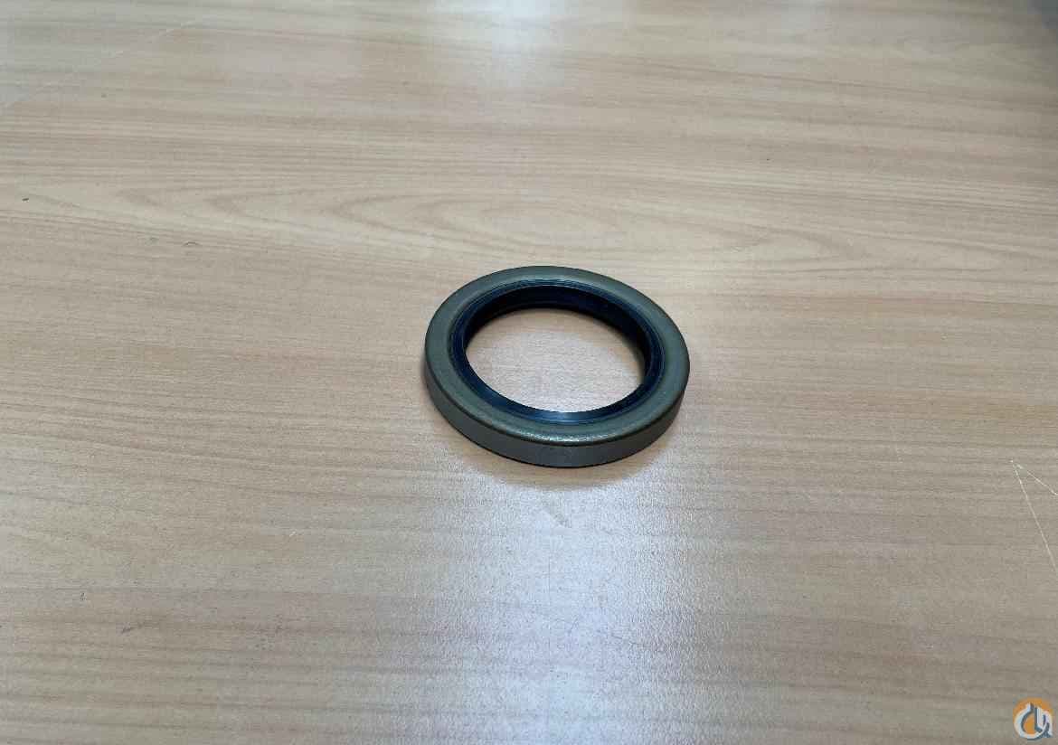 9049102073 - OIL SEAL