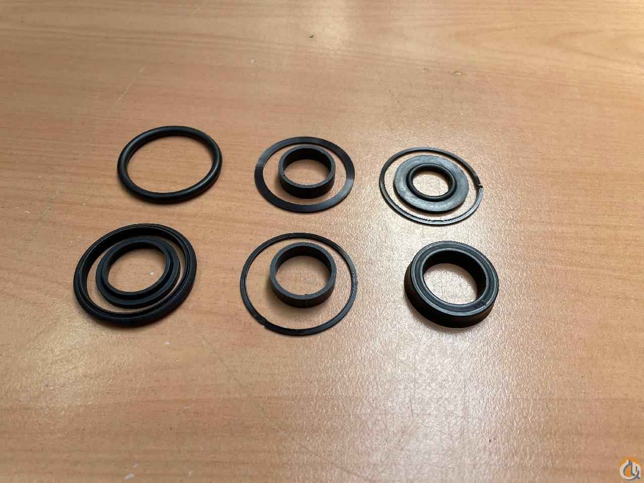 9372102514 - SEAL KIT