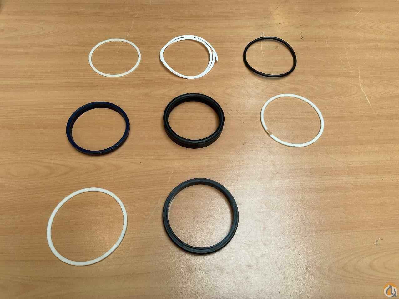 9752990242 - SEAL KIT