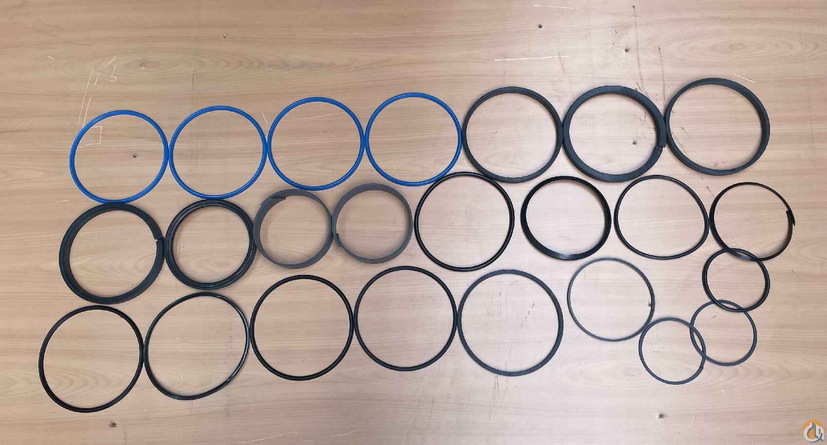 7373000125 - KIT, SEAL