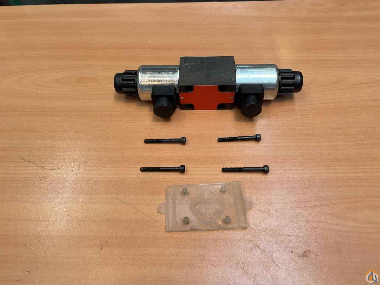 2313153 - 4/3-WAY MAGNET VALVE