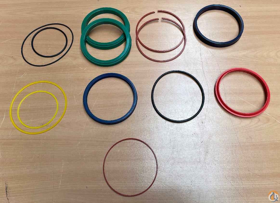 2312948 - SET OF SEALS