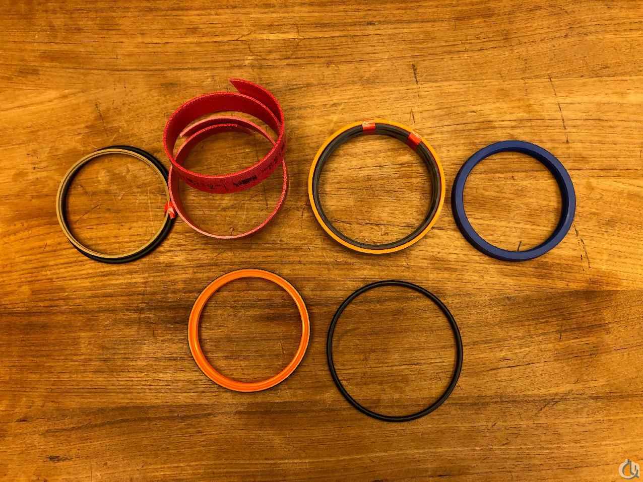 3319616 - SET OF SEALS