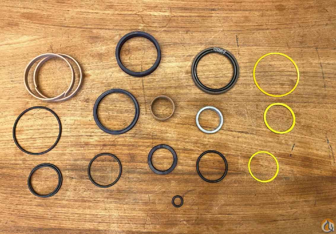 3324712 - SET OF SEALS