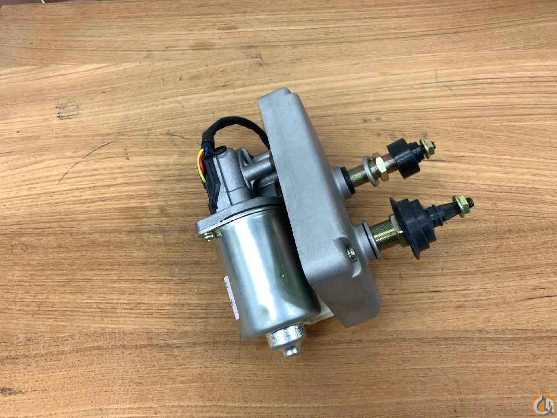 3326120 - WIPER MOTOR CPL.