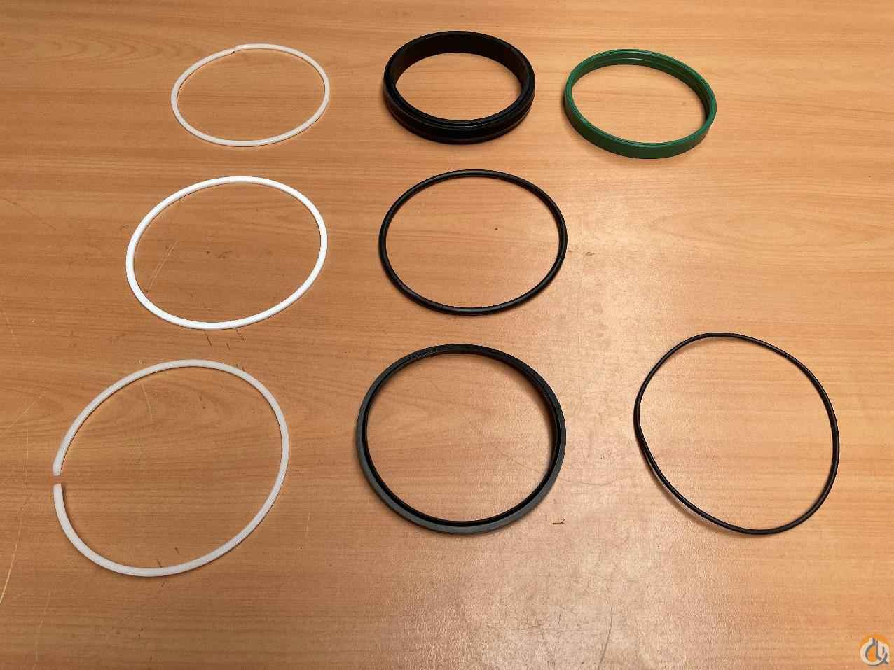 1927562 - GASKET SET FOR SUPPORTING CYLI