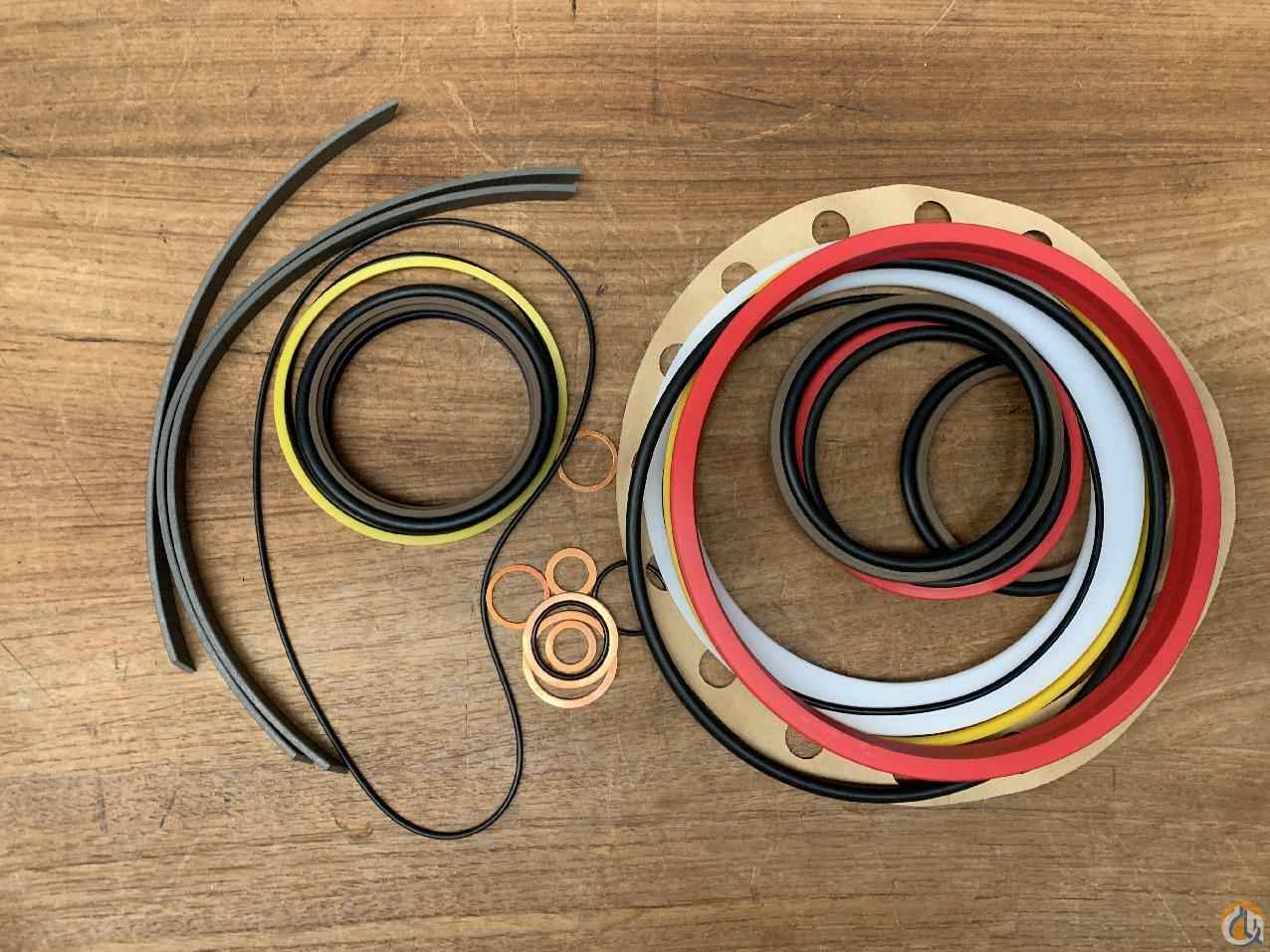 3324499 - SET OF SEALS