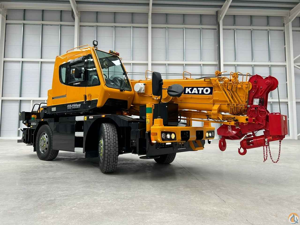 2025 Kato 13 Ton City Crane