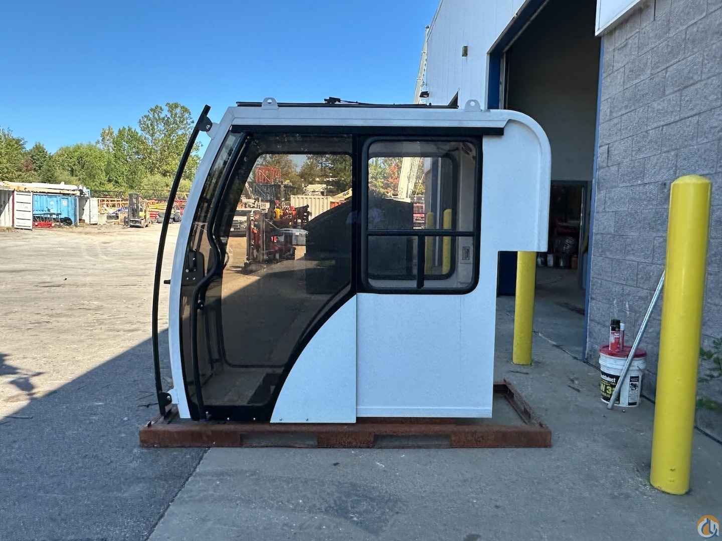 Altec Cab %7C Crane Cab %7C Boom Truck Cab