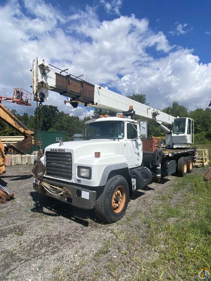 2000 National Crane