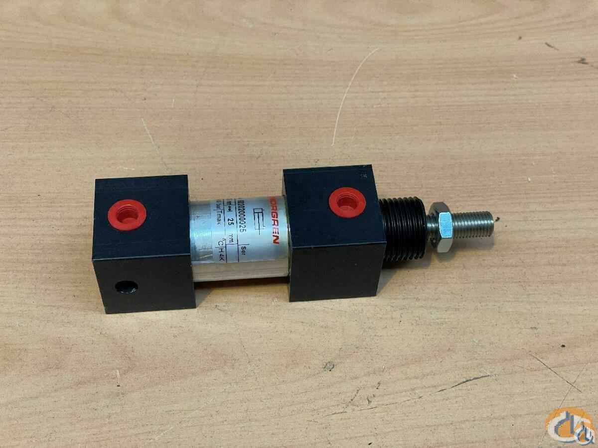 8357711 - CYLINDER AIR