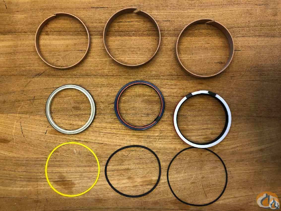 3319016 - SEAL KIT OUTRIGGER CYLINDER