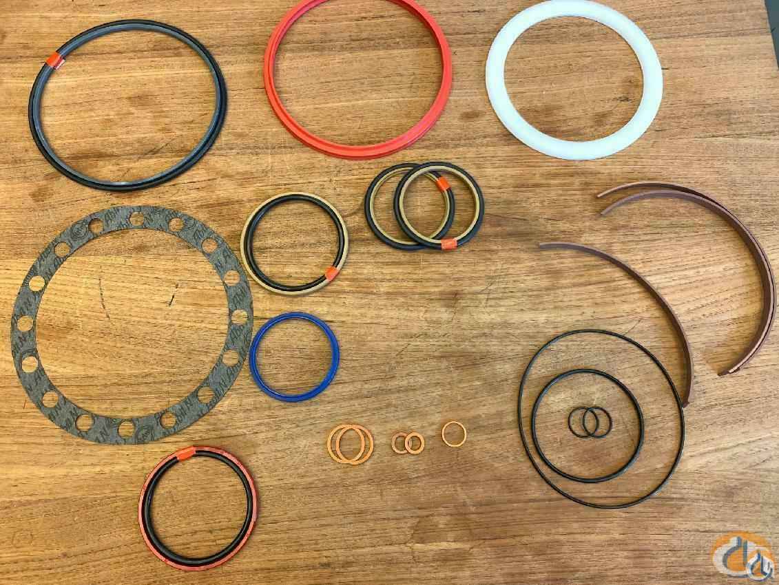 2257342 - SET OF SEALS I