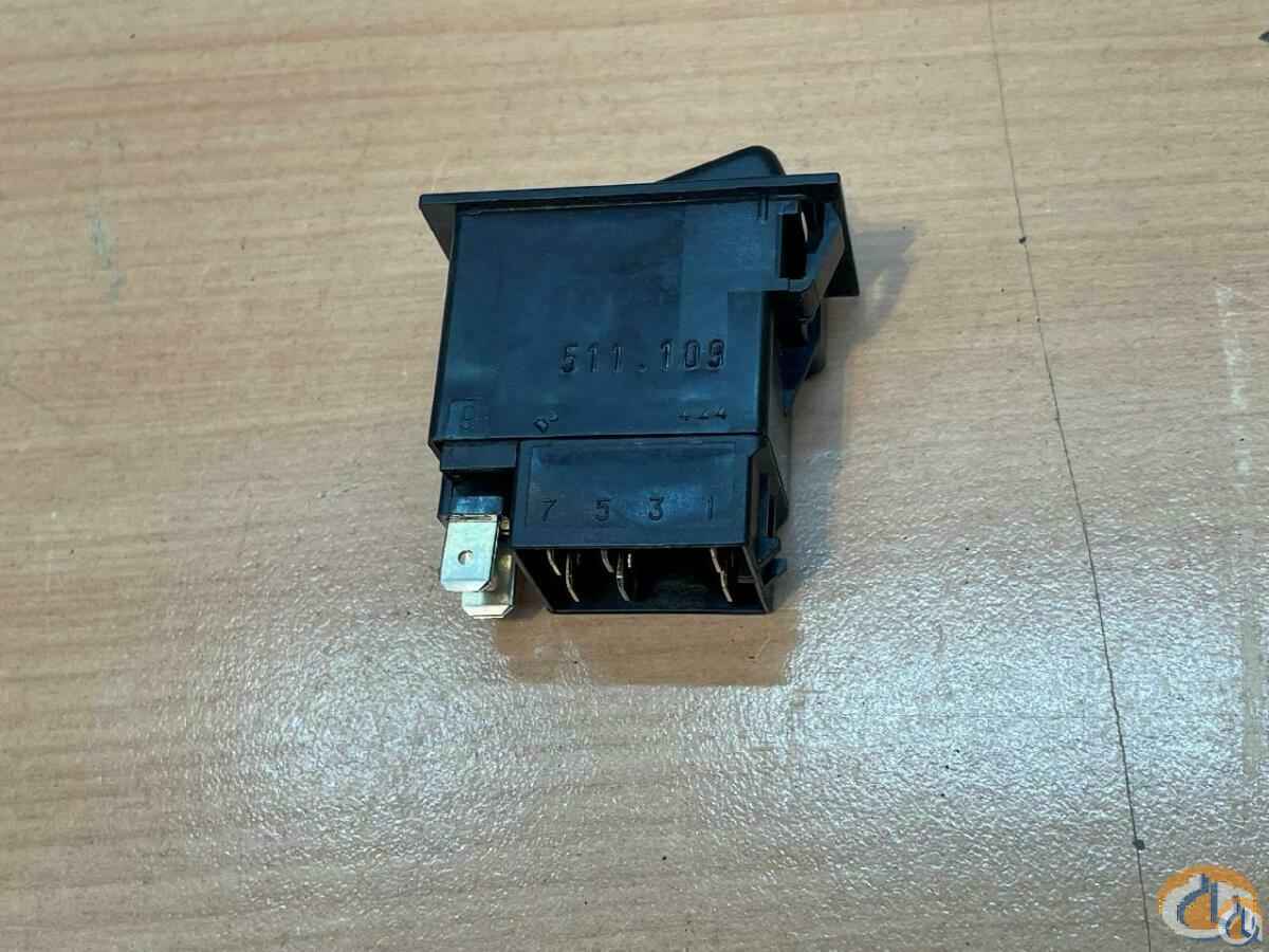 2210399 - TOGGLE SWITCH