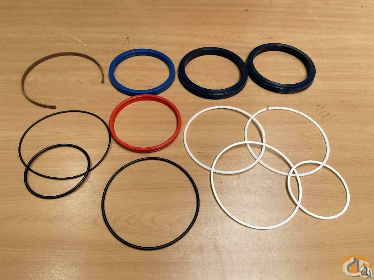 2217713 - SET OF SEALS