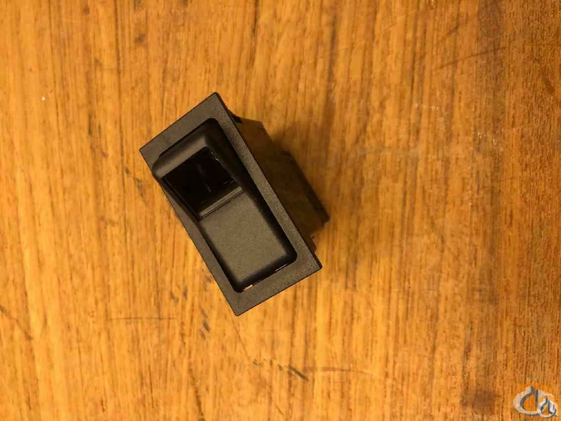 2215148 - TOGGLE SWITCH