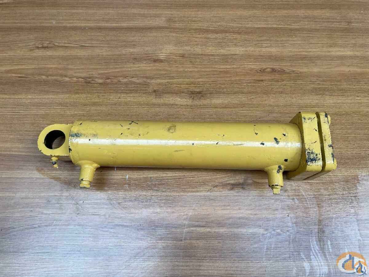 6372001497 - STEERING CYLINDER