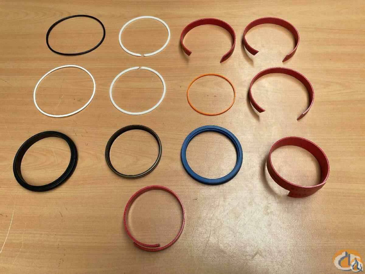 2312307 - SEAL KIT FOR OUTRIGGER CYLINDER