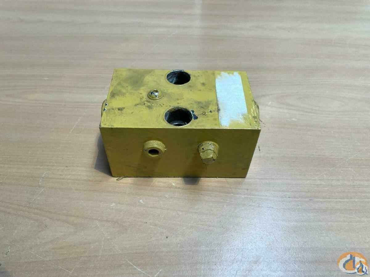 7926000055 - VALVE ASSY