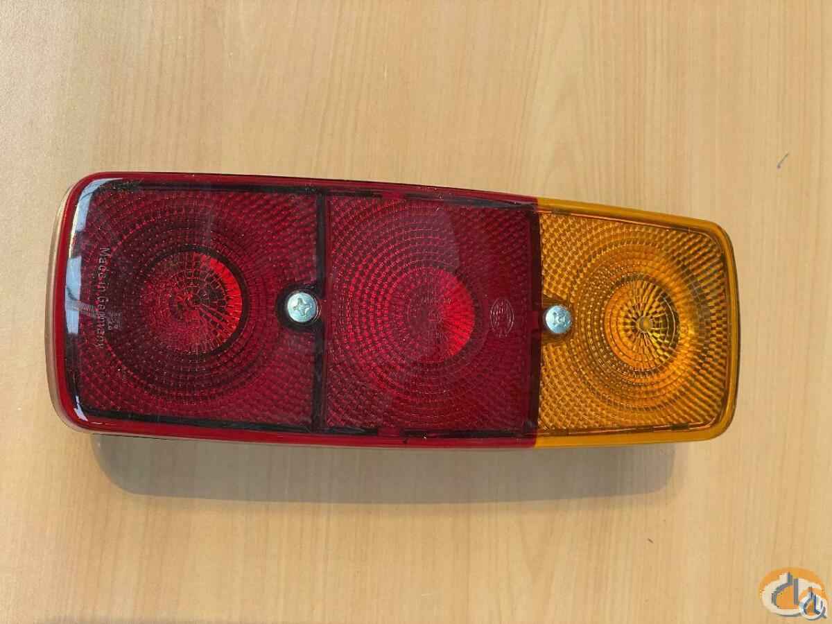 1699071 - TAIL LIGHT