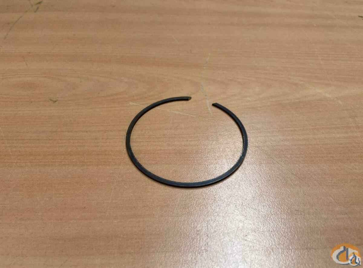 2214705 - RETAINING DEVICE