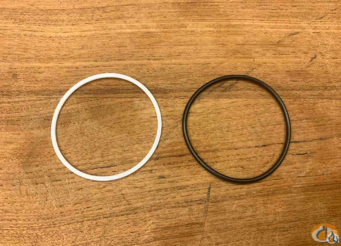 3326049 - SET OF SEALS FOR HOUSING