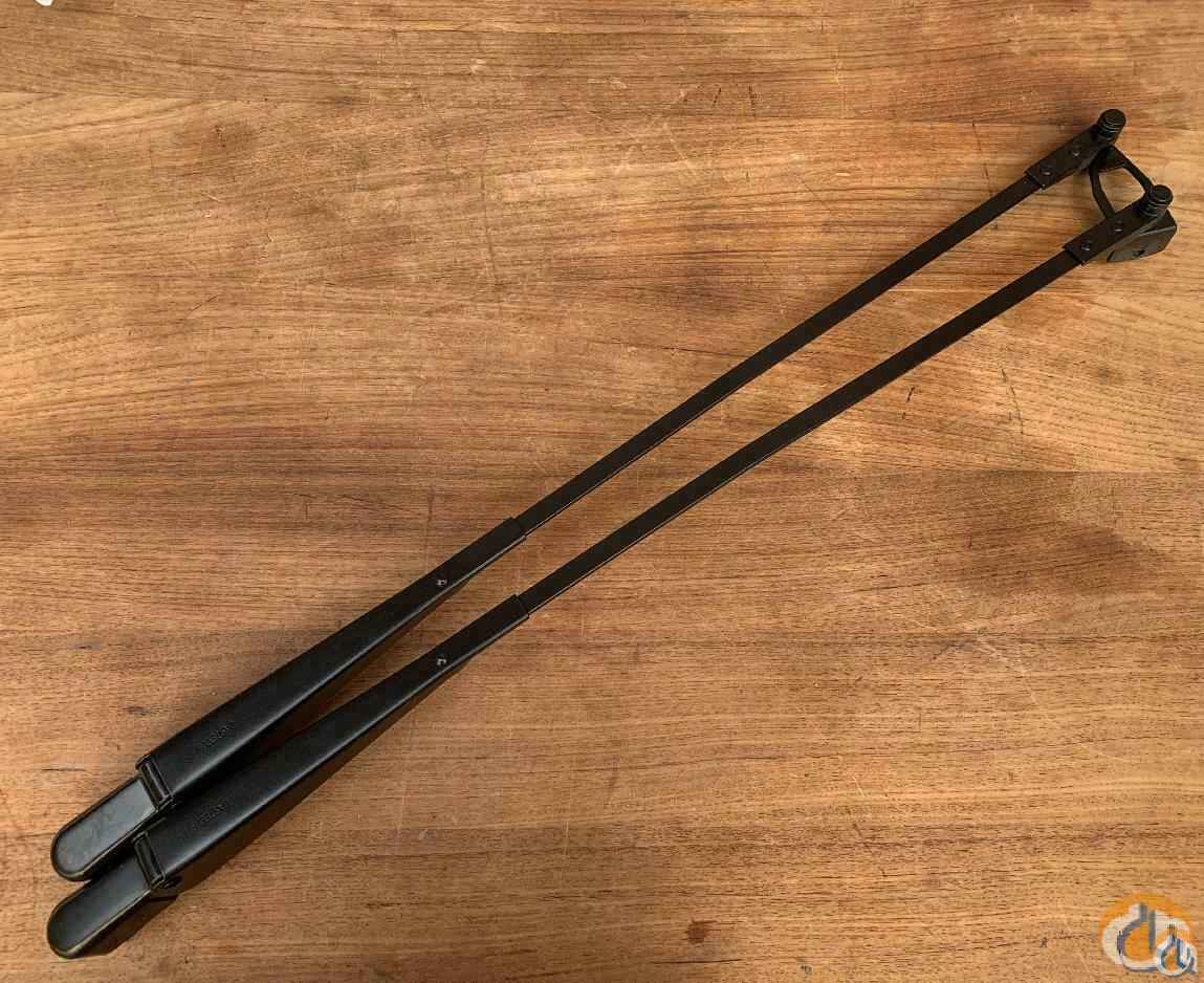 3328785 - PARALLEL WIPER ARM L 700