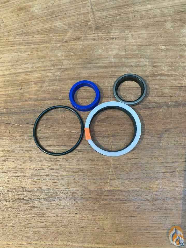 1924296 - SET OF SEALS