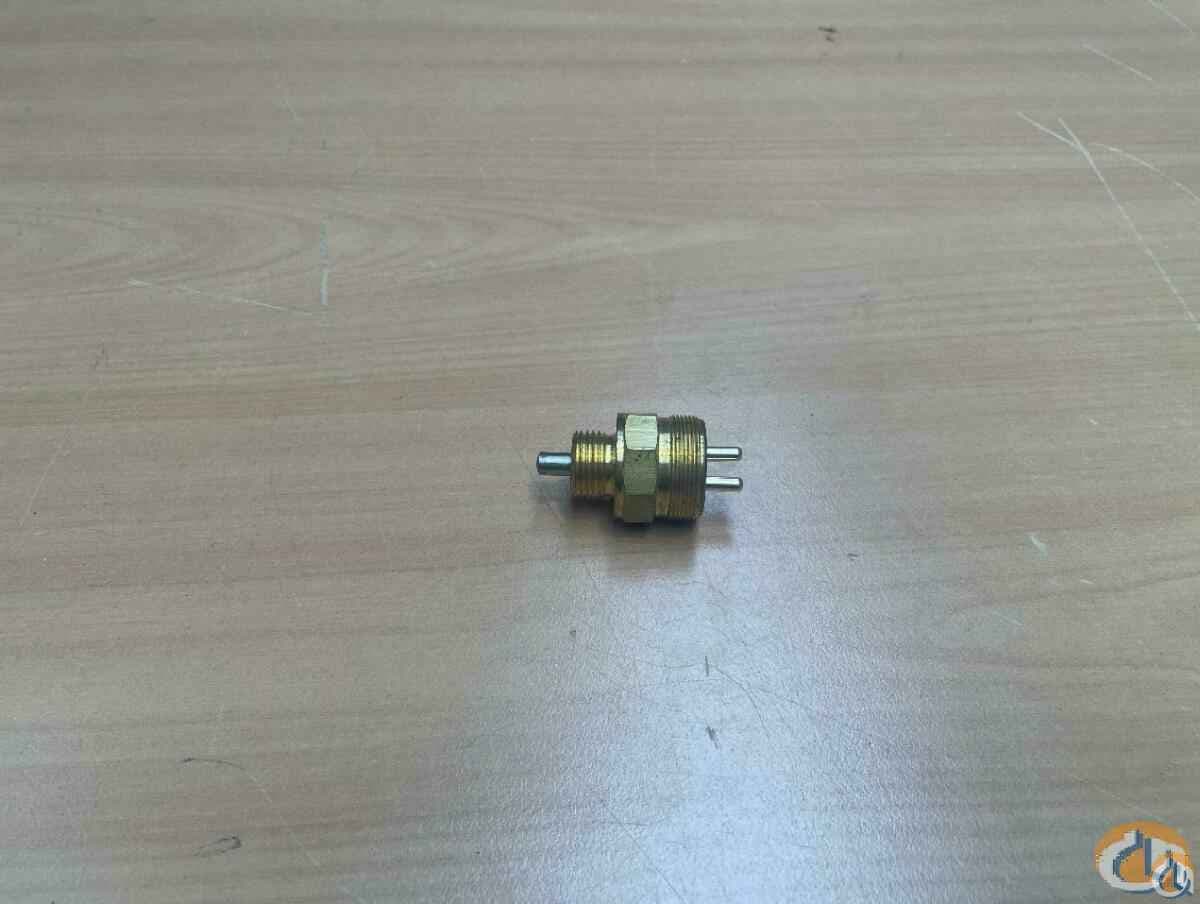 3042128 - PRESSURE SWITCH