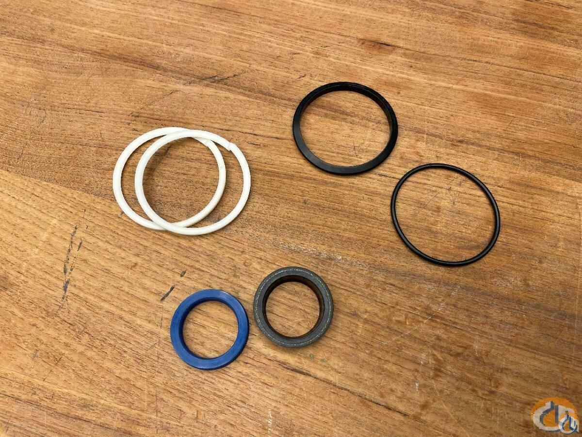 1368016 - GASKET SET