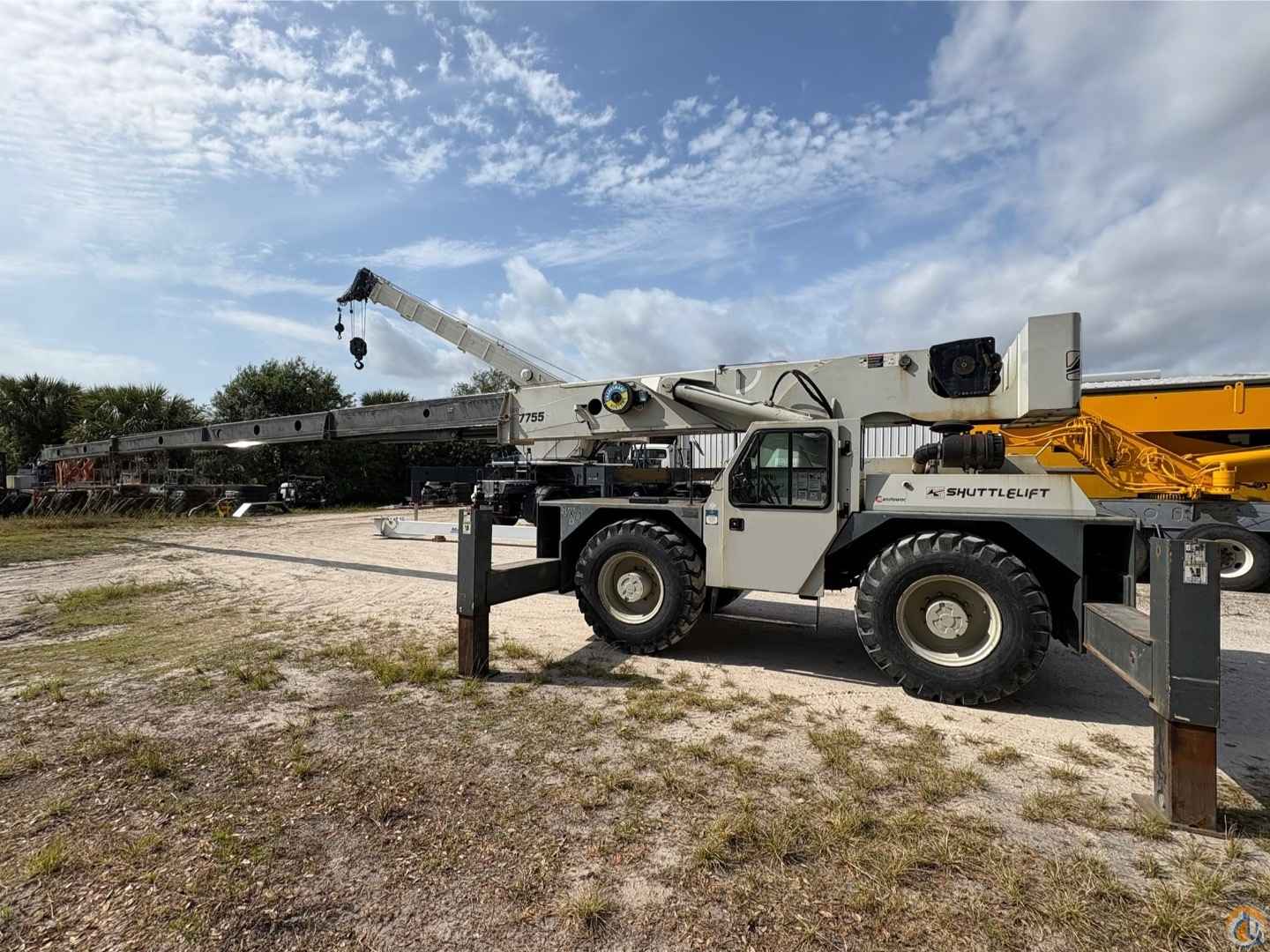 2009 Shuttlelift 7725