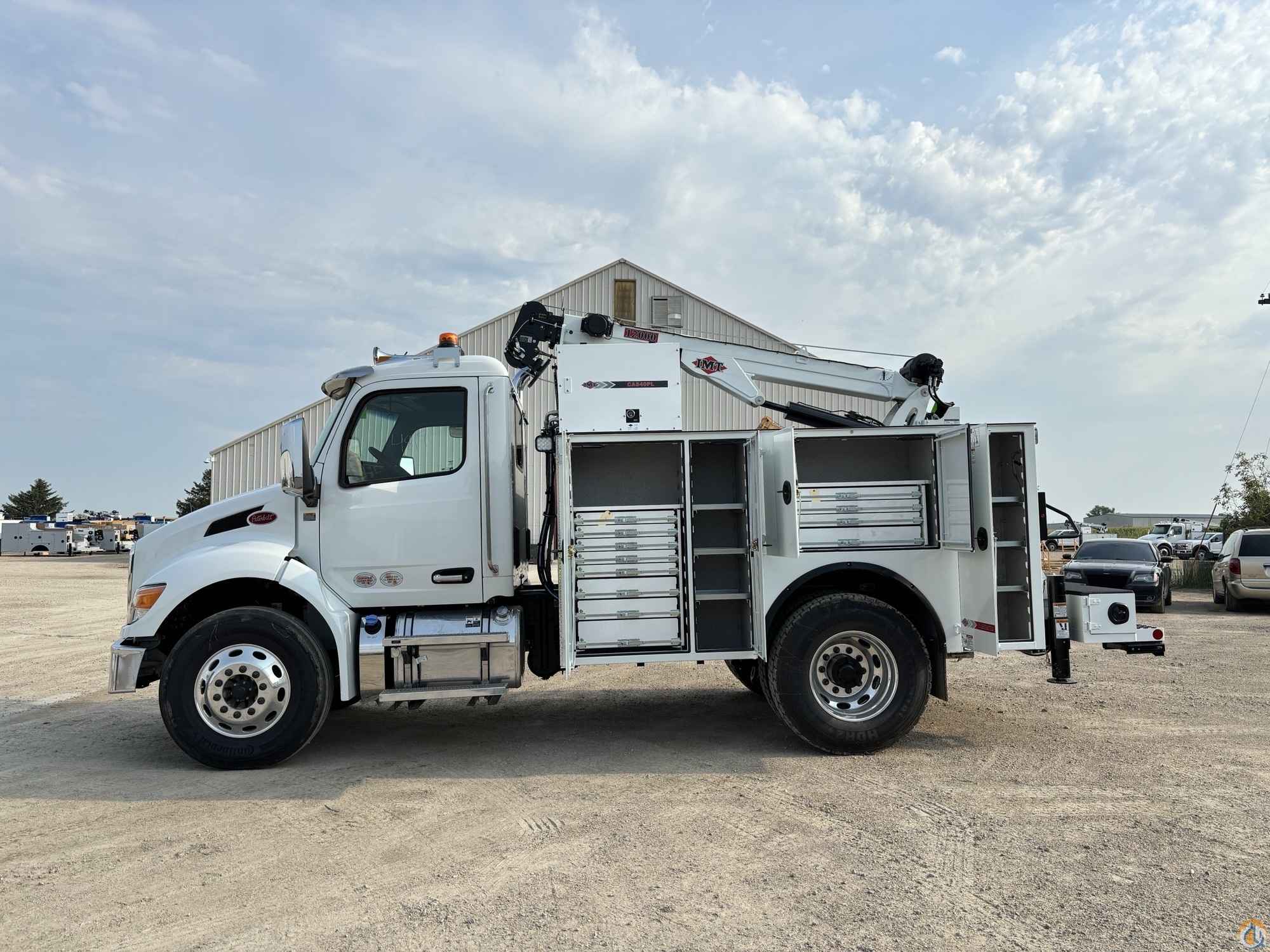 2025 IMT 12000 Dominator III Service body