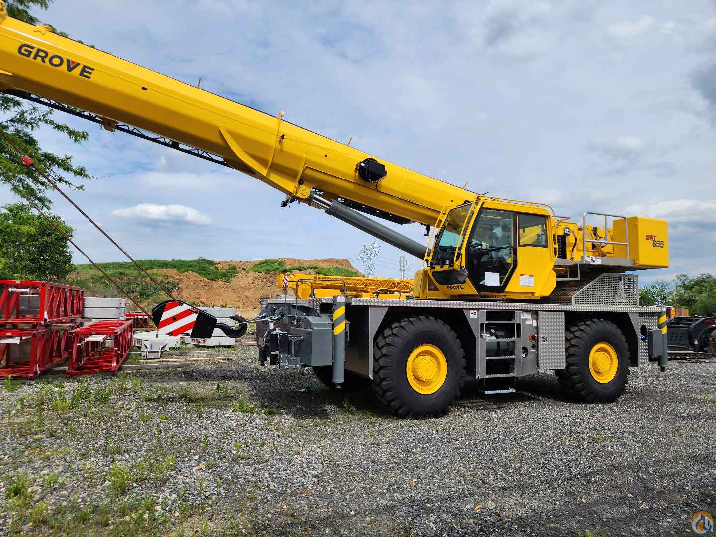 2023 Grove GRT655