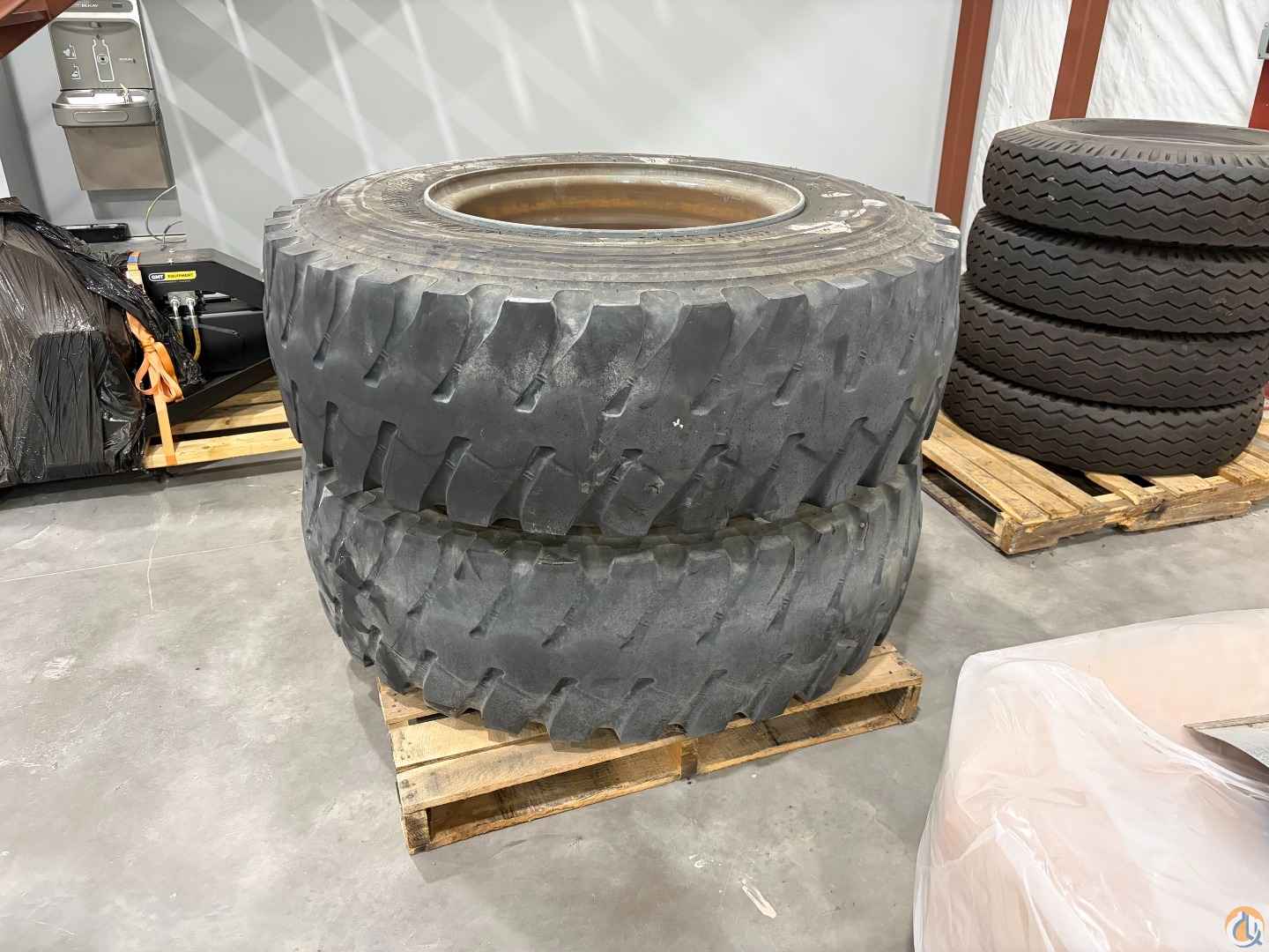 Bridgestone V-Steel G-Traction Radial Tires